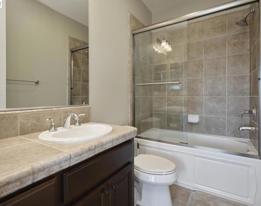 3272 Ashbourne Cir - Photo Thumbnail 21