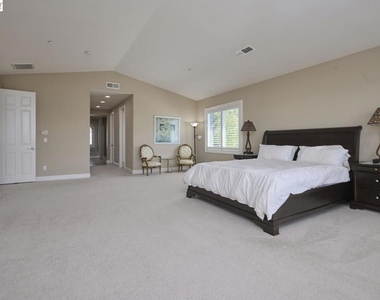 3272 Ashbourne Cir - Photo Thumbnail 17