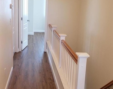 147 Trent Pl - Photo Thumbnail 15