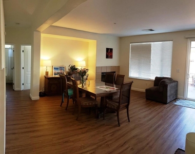 147 Trent Pl - Photo Thumbnail 4