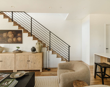 4460 Maplewood Avenue - Photo Thumbnail 10
