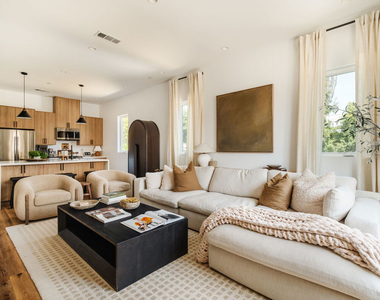 4460 Maplewood Avenue - Photo Thumbnail 8