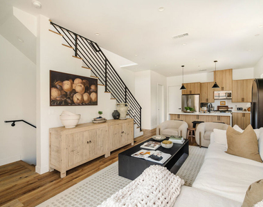 4460 Maplewood Avenue - Photo Thumbnail 11
