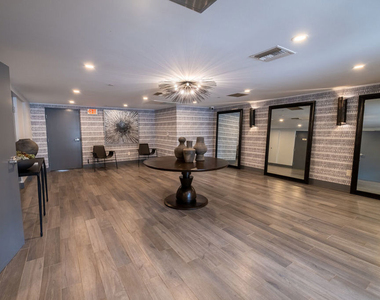 147 S Doheny Drive - Photo Thumbnail 35
