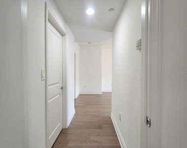 147 S Doheny Drive - Photo Thumbnail 22