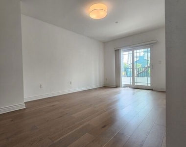 147 S Doheny Drive - Photo Thumbnail 25