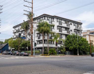 147 S Doheny Drive - Photo Thumbnail 38