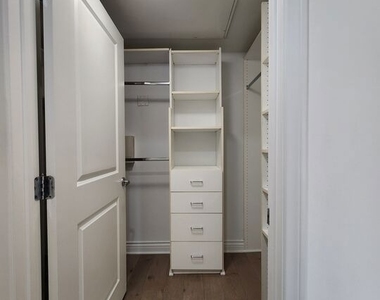 147 S Doheny Drive - Photo Thumbnail 24