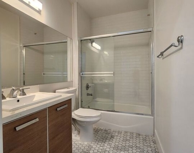 147 S Doheny Drive - Photo Thumbnail 7