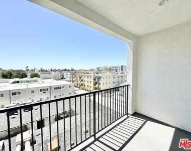 11155 Huston St - Photo Thumbnail 2