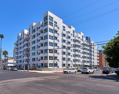 510 S Oxford Avenue - Photo Thumbnail 1