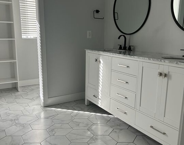 13928 Bessemer Street - Photo Thumbnail 10