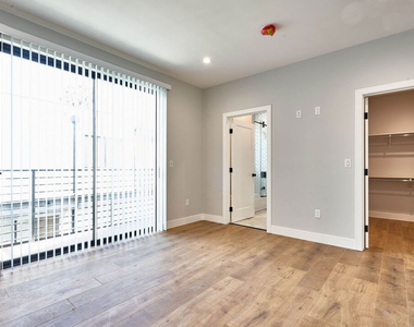 13928 Bessemer Street - Photo Thumbnail 3