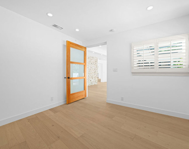 435 Dalehurst Avenue - Photo Thumbnail 13