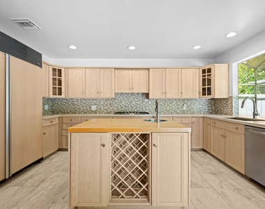435 Dalehurst Avenue - Photo Thumbnail 25