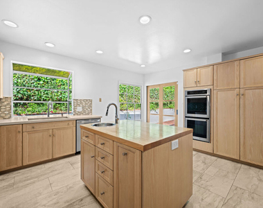 435 Dalehurst Avenue - Photo Thumbnail 2