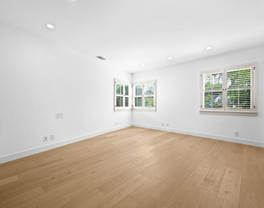 435 Dalehurst Avenue - Photo Thumbnail 8