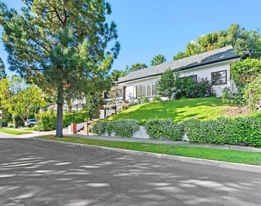 435 Dalehurst Avenue - Photo Thumbnail 16