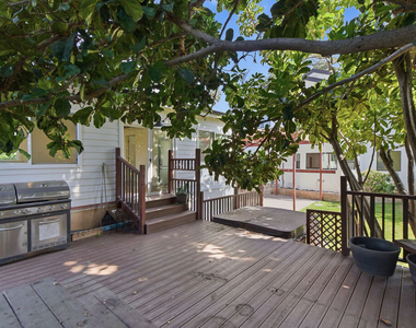 1301 Angelus Avenue - Photo Thumbnail 7