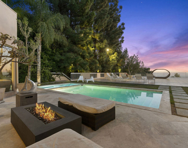 510 Leslie Lane - Photo Thumbnail 3
