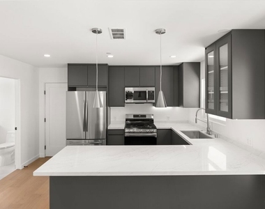 2316 Hill Street - Photo Thumbnail 7