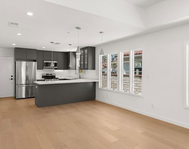 2316 Hill Street - Photo Thumbnail 5