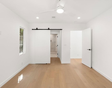 2316 Hill Street - Photo Thumbnail 13
