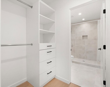 2316 Hill Street - Photo Thumbnail 14