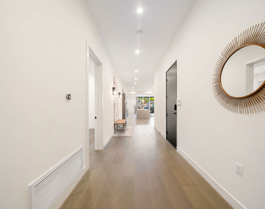 10563 Ashton Avenue - Photo Thumbnail 7