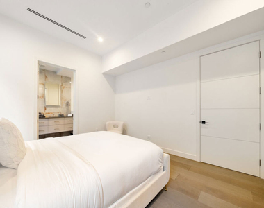 10563 Ashton Avenue - Photo Thumbnail 36