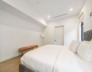 10563 Ashton Avenue - Photo Thumbnail 28