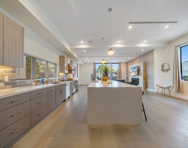 10563 Ashton Avenue - Photo Thumbnail 49