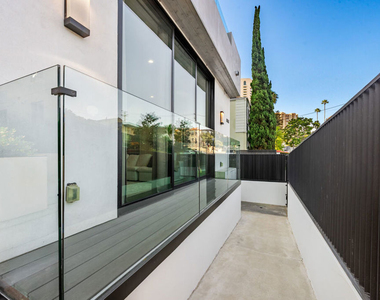 10563 Ashton Avenue - Photo Thumbnail 4