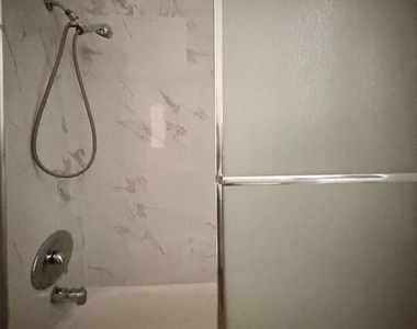 4848 Elmwood Avenue - Photo Thumbnail 10