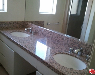 10655 Wilshire Boulevard - Photo Thumbnail 12