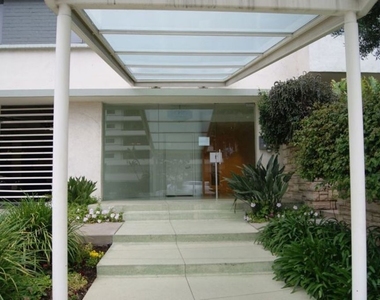 10655 Wilshire Boulevard - Photo Thumbnail 4