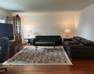 10655 Wilshire Boulevard - Photo Thumbnail 6