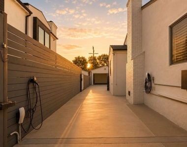 6647 W 82nd Street - Photo Thumbnail 31