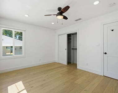 6647 W 82nd Street - Photo Thumbnail 15