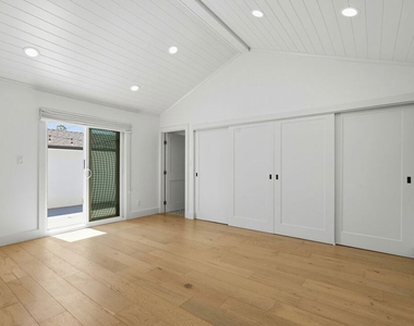 6647 W 82nd Street - Photo Thumbnail 11