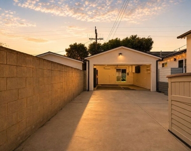 6647 W 82nd Street - Photo Thumbnail 30