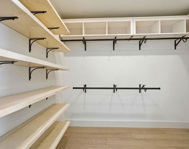 6647 W 82nd Street - Photo Thumbnail 13
