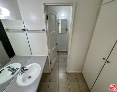 814 19th Street - Photo Thumbnail 13