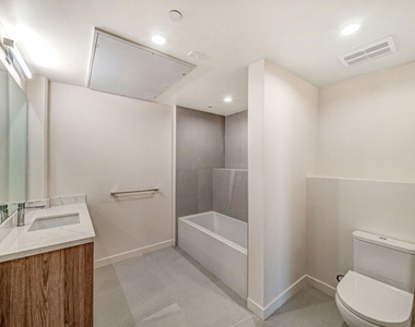 1257 N Detroit Street - Photo Thumbnail 7