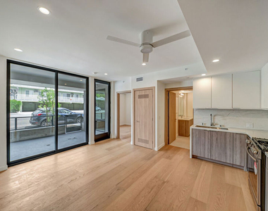 1257 N Detroit Street - Photo Thumbnail 2