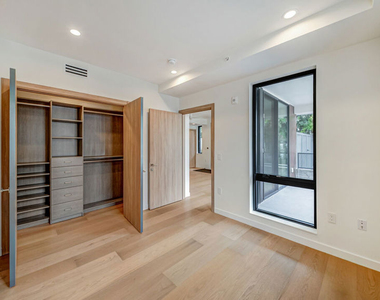 1257 N Detroit Street - Photo Thumbnail 6