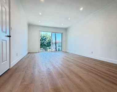 3744 Westwood Boulevard - Photo Thumbnail 9
