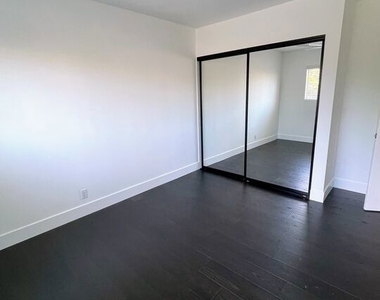 525 Broadway Street - Photo Thumbnail 12