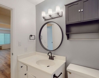 1827 Manning Avenue - Photo Thumbnail 25