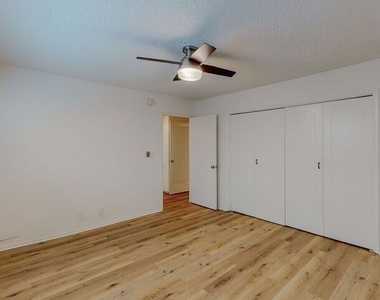 1827 Manning Avenue - Photo Thumbnail 13